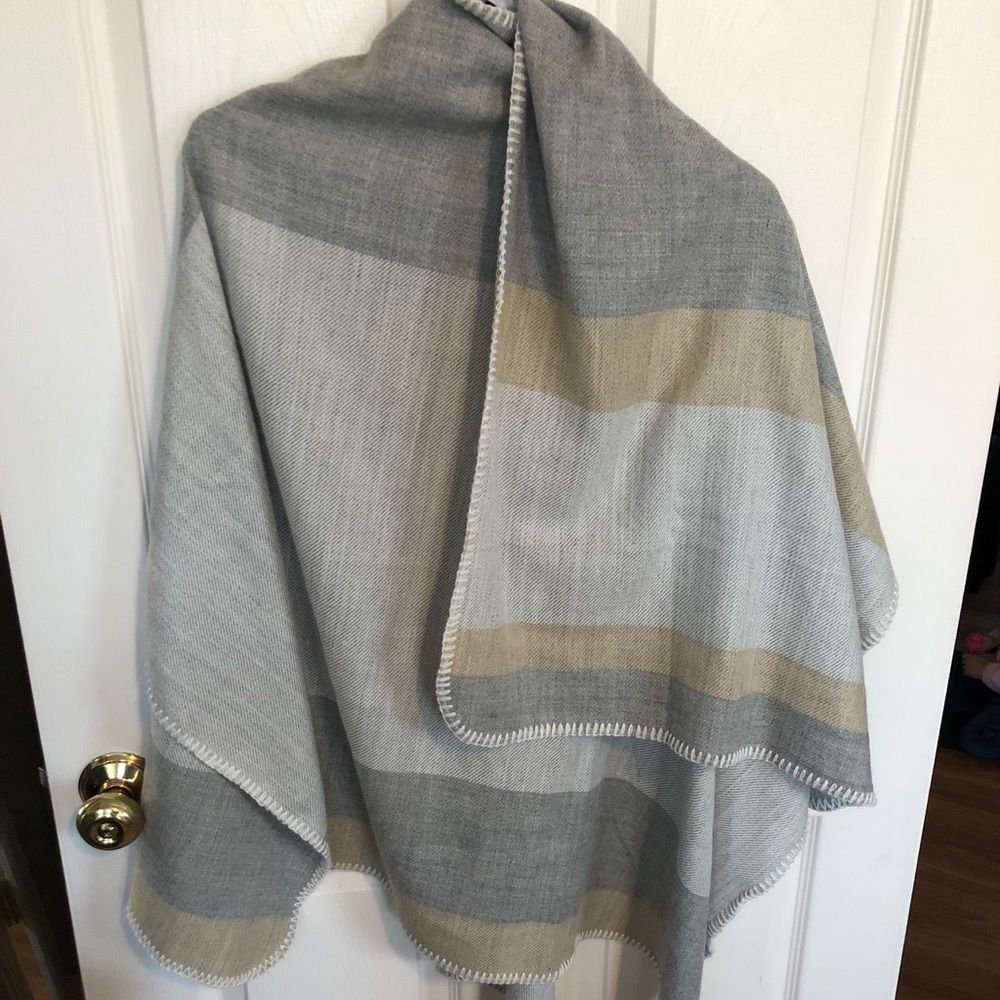 Brand New Cute Cape.